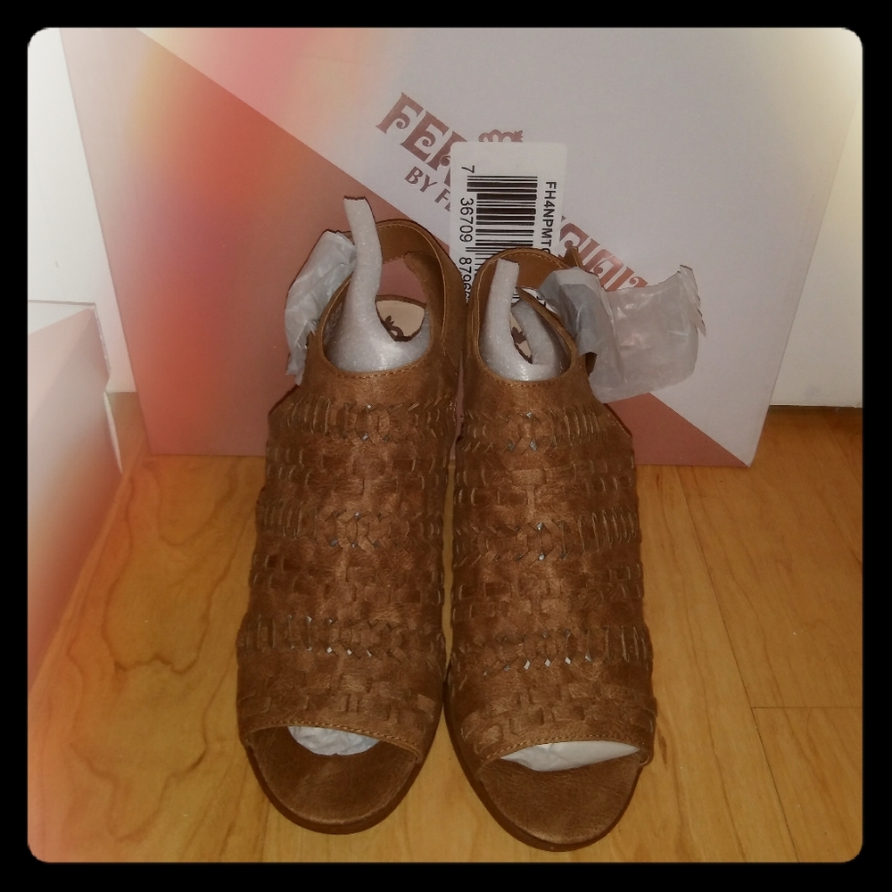 Fergalicious Vagabond Sandals in Sand